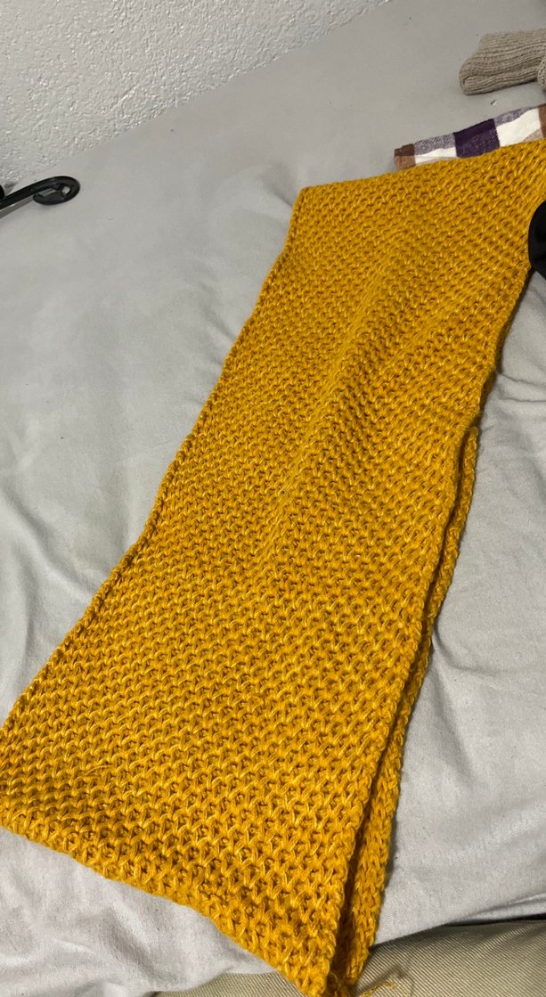 Sarı Örgü Kadın Atkı - Görsel 2