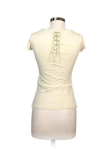 s Beden LC Waikiki T-shirt %70 İndirimli.