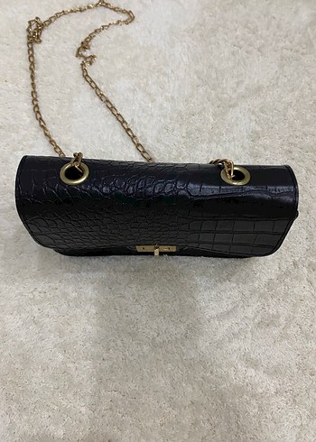 Zincir Detaylı Siyah Yılan Derisi Desenli Deri Çanta - Görsel 3