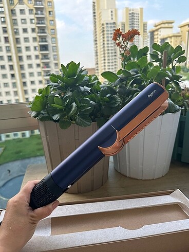 Dyson Airstrait Saç Düzleştirici ? Islak ve Kuru Saçlarda Zarars
