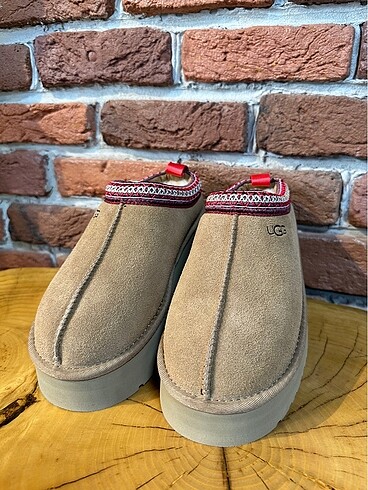 37 Beden UGG TAZZ TABA TERLİK 36-37-38-39-40 Sıfır ürün orjinal ürün