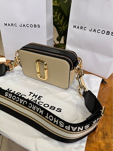 Beden Marc Jacobs Snapshot New Cloud White