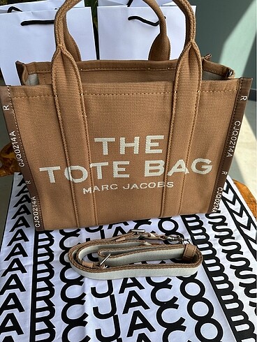 Marc Jacobs Marc Jacobs The Tote Bag 230 Camel