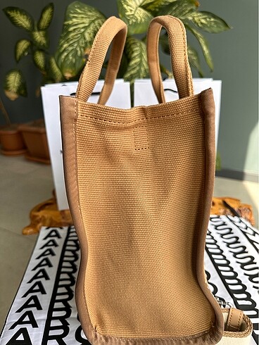 Beden Marc Jacobs The Tote Bag 230 Camel