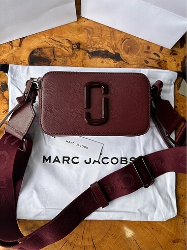Marc Jacobs Snapshot 615 Wine
