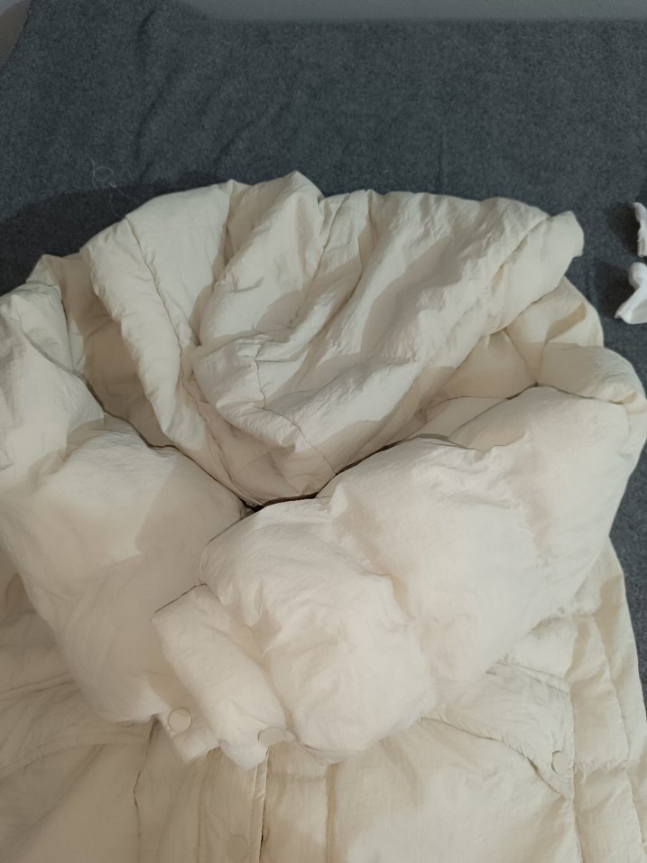 Beyaz Kadın Kapüşonlu Kışlık Mont - Görsel 4