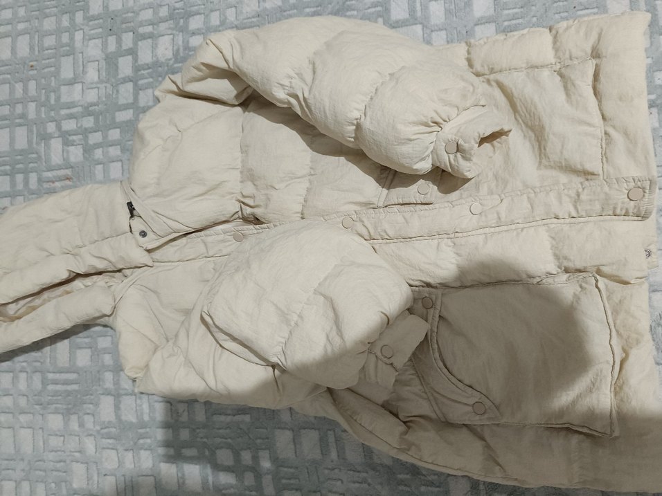 Beyaz Düğmeli Uzun Kadın Kışlık Ceket - Görsel 4