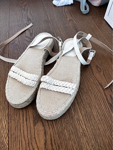 H&M sandalet