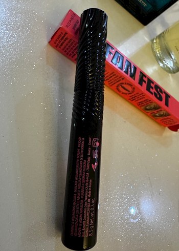 Benefit Fan Fest Maskara - Görsel 2