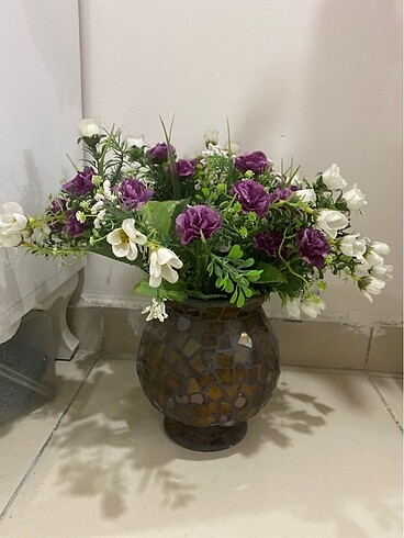 Çiçekli vazo