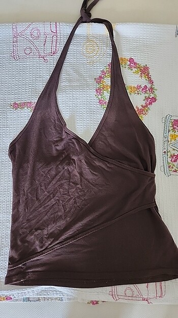 Halter yaka sırtı açık bluz