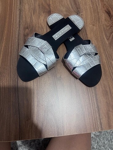 37 Beden Zara Basic Terlik 37 Numara