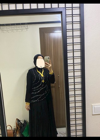 Uzun Kollu Siyah Nakışlı Uzun Abiye Elbise - Görsel 2