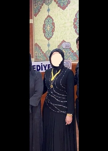 Uzun Kollu Siyah Nakışlı Uzun Abiye Elbise - Görsel 4