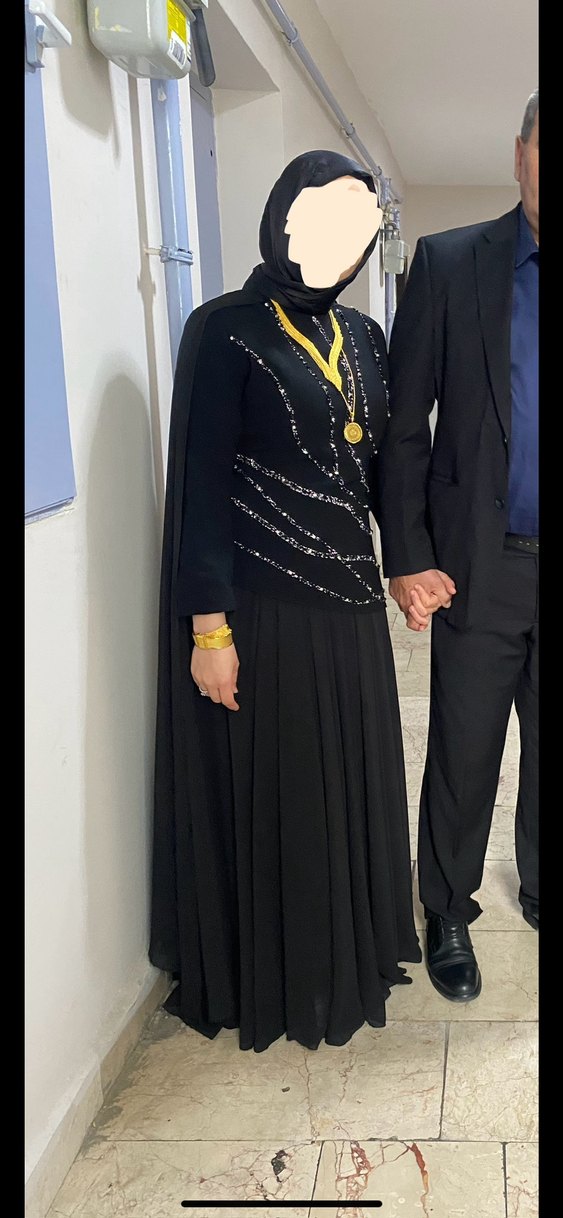 Uzun Kollu Siyah Nakışlı Uzun Abiye Elbise - Görsel 3