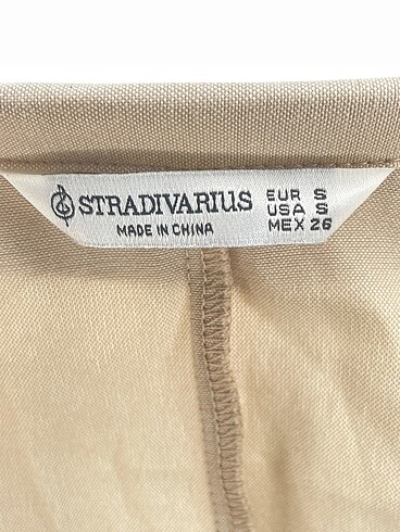 s Beden ten rengi Renk Stradivarius Kısa Elbise %70 İndirimli.