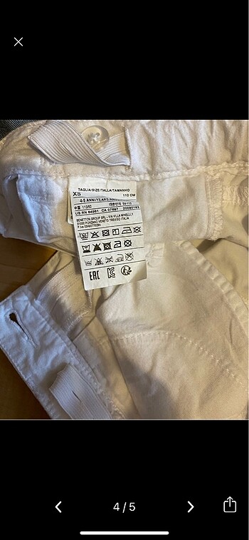 4 Yaş Beden beyaz Renk Benetton xs şort( 4-5 yaş)