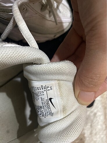 37,5 Beden Nike spor ayakkabı