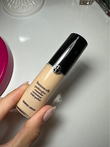 Giorgio Armani Luminous Silk Kapatıcı