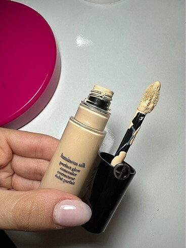 Beden Giorgio Armani Luminous Silk Kapatıcı