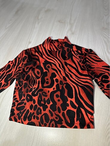 Bershka Desenli Bluz