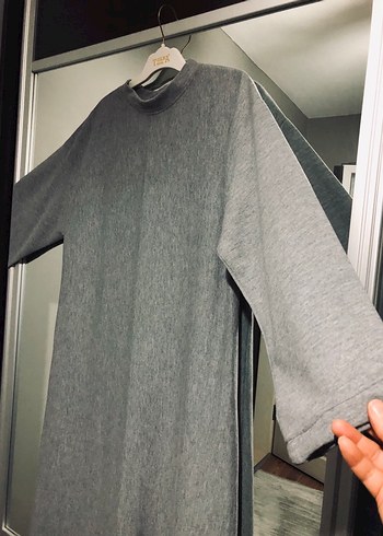 Gri Uzun Kollu Rahat Kesim Kadın Elbise bir kere giyilmiştir - Görsel 3