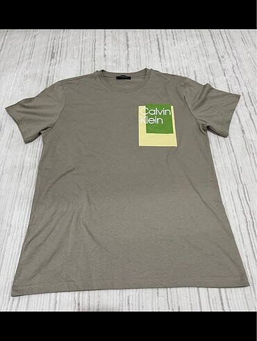 Calvin Klein T-shirt