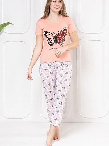 Kelebekli pijama takımı