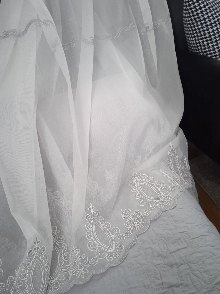 Gri Nakışlı Beyaz Perde fonlarida mevcuttur - Görsel 3