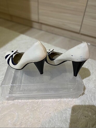 35 Beden Beyaz lacivert stiletto