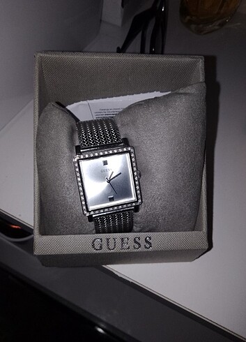 Guess Saat