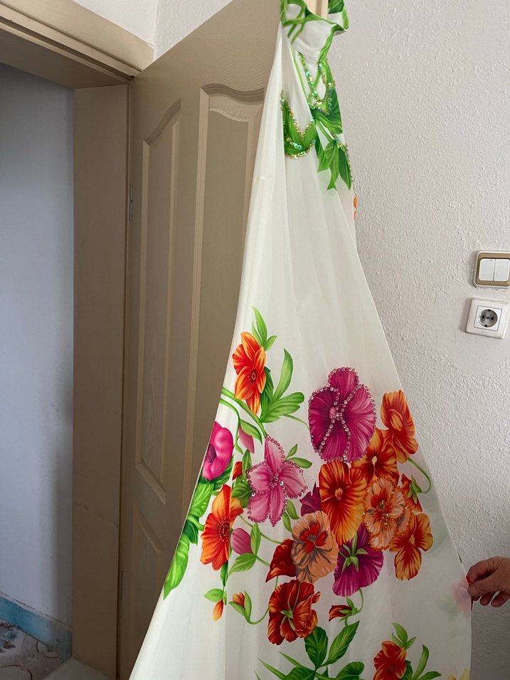 Çiçek Desenli Uzun abiye elbise - Görsel 2