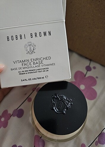 Beden Bobbi Brown Deluxe Boy Nemlendirici Makyaj Bazı 100 ml
