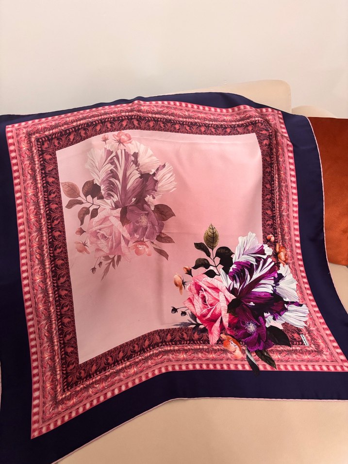 Çiçekli eşarp - Görsel 2