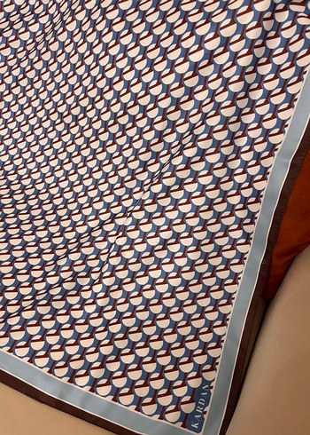 Mavi eşarp - Görsel 2