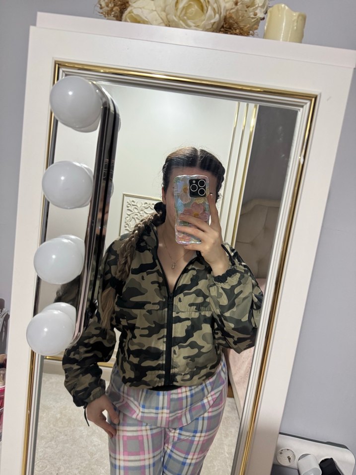 Kadın Kamuflaj Desenli Kısa Kesim Ceket - Görsel 4