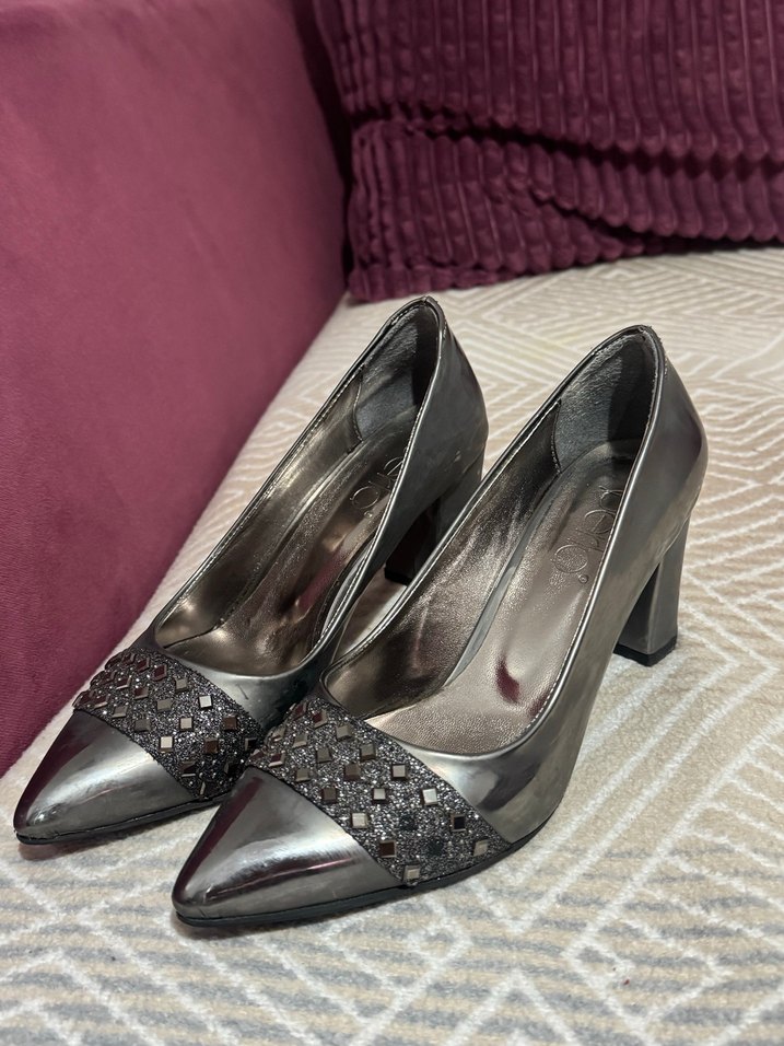 Gri Yılan Desenli Payetli Blok Topuklu Kadın Ayakkabı - Görsel 2