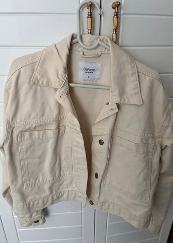 Bej Pamuklu Düğmeli Kadın Denim Ceket