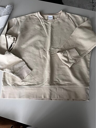 Zara sweatshirt