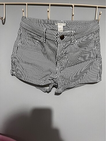 H&M kısa şort