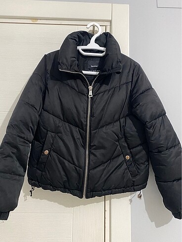 Bershka siyah şişme mont