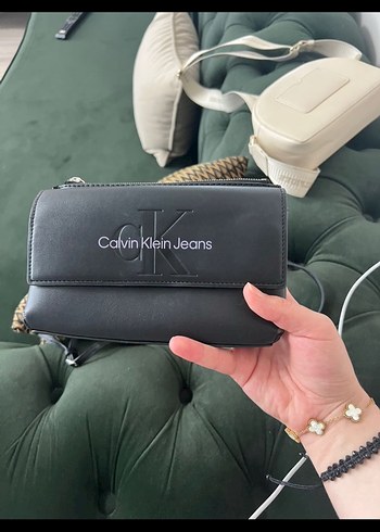 Calvin Klein Jeans Siyah Deri Kadın Çapraz Çanta