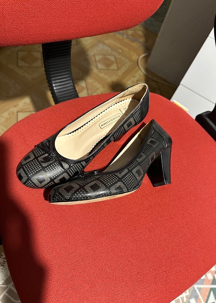 desenli kısa topuklu ayakkabı - Görsel 2