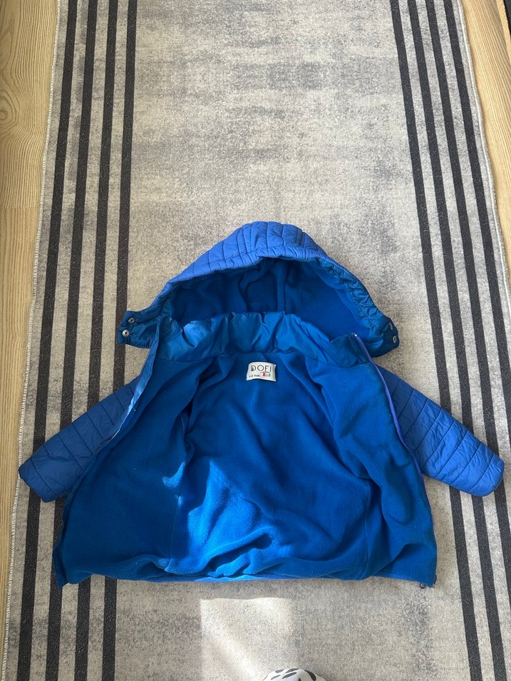 Erkek Çocuk Kapüşonlu Mavi Fermuarlı Mont - Görsel 2