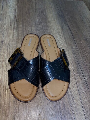 Deichmann siyah yazlık terlik