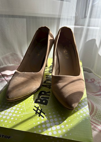 Bej Süet Kadın Stiletto Topuklu Ayakkabı