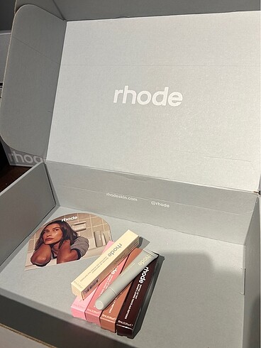 Diğer Rhode Peptide Lip Tint & Lip Treatment