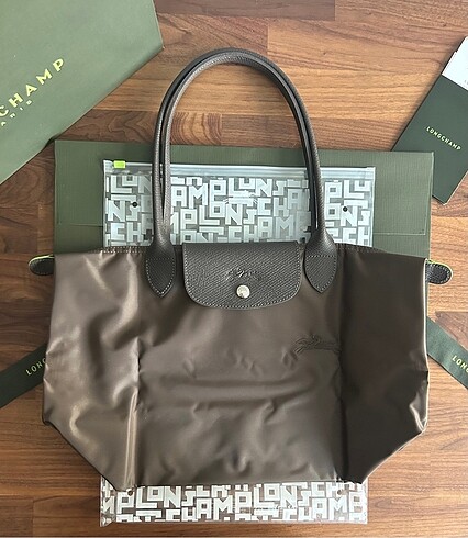 Longchamp Le Pliage Medium Terra