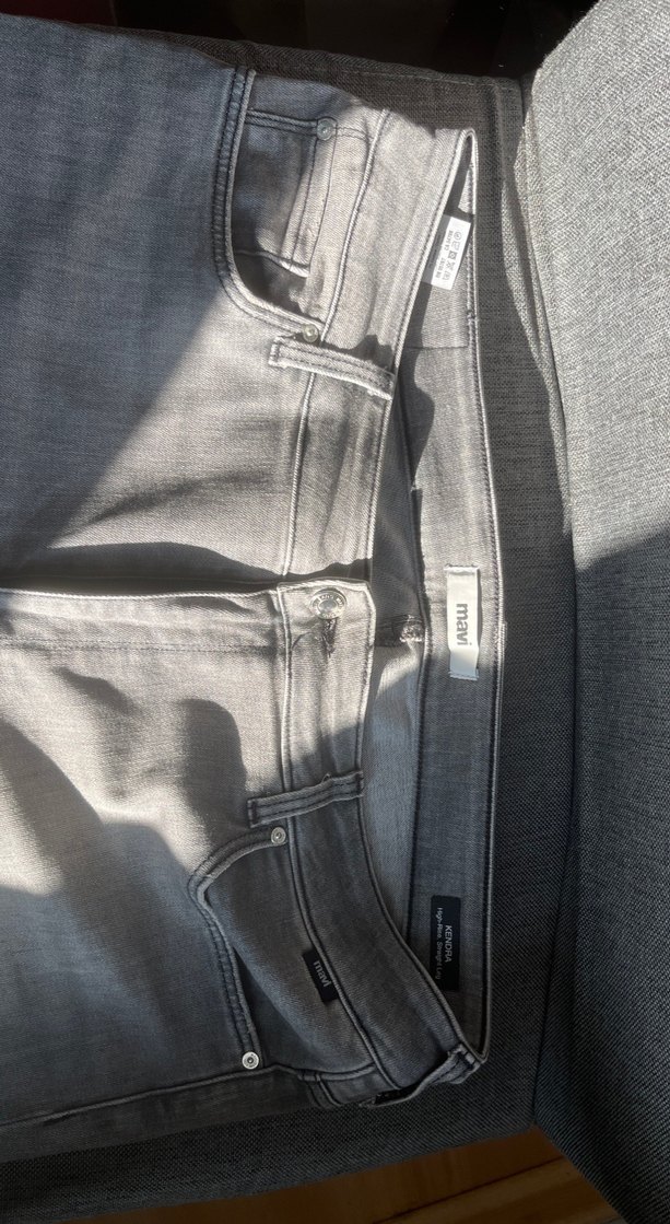 Gri Kadın Normal Kesim Denim Pantolon - Görsel 3