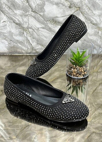 Prada Prada taşlı babet